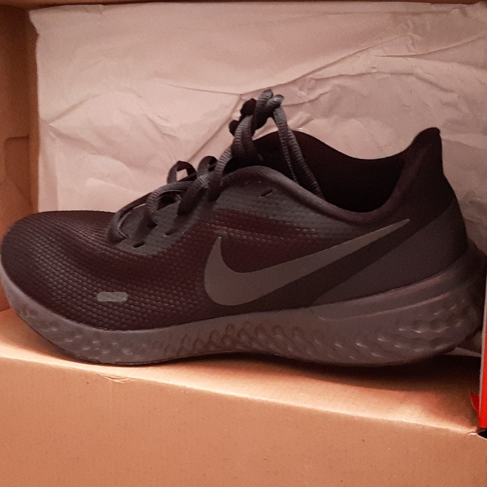 Running shoes - Picture 3 of 5